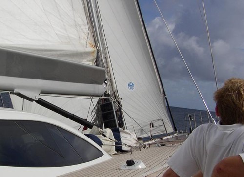 Getting the halyard tension just right © SW